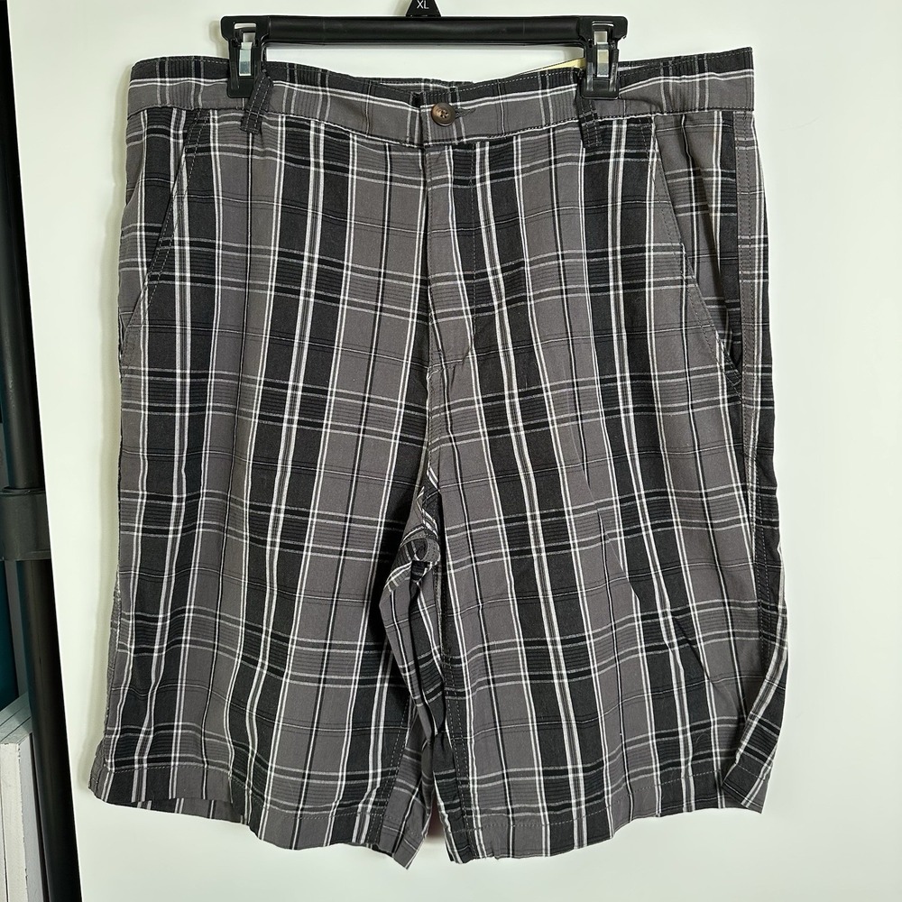 Faded Glory Mens Size 36 Black Gray Plaid Chino Shorts Above Knee Cotton NEW